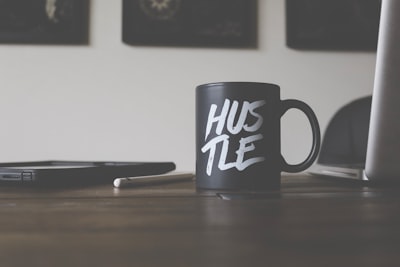📱 10 Easy Side Hustles You Can Start From Your Phone (No Experience Needed!)